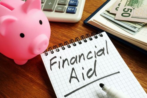 Financial Aid Sign With Money And Piggy Bank 529 fafsa